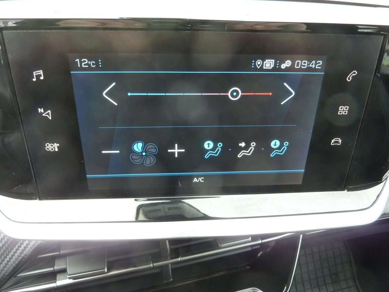 Peugeot 208 - Zdjęcie 22