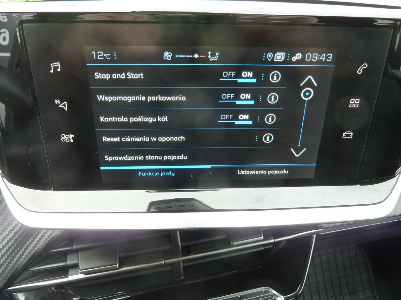 Peugeot 208 - Zdjęcie 25