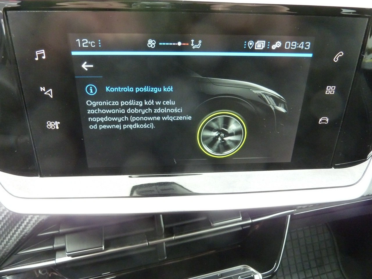 Peugeot 208 - Zdjęcie 28