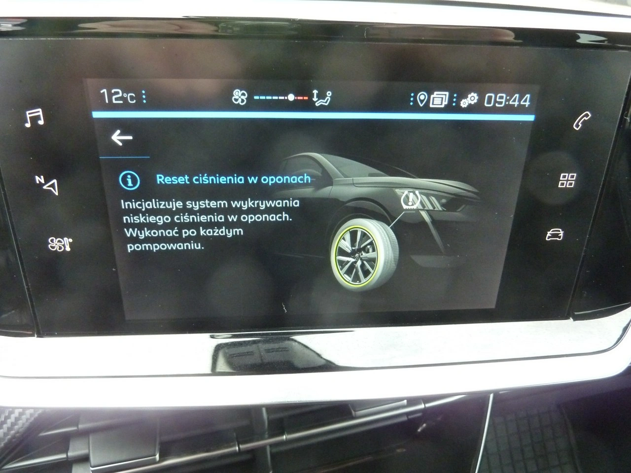 Peugeot 208 - Zdjęcie 29