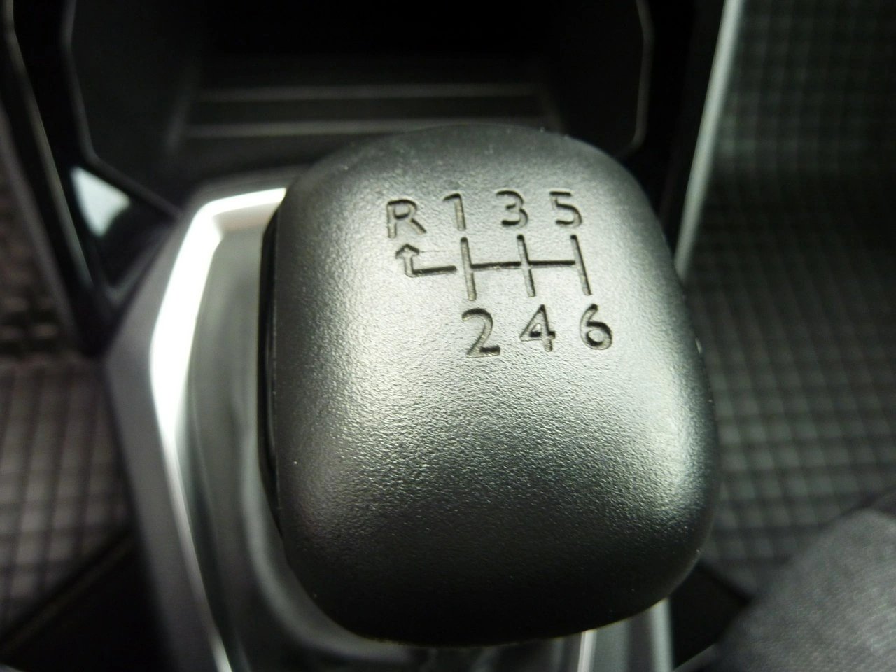 Peugeot 208 - Zdjęcie 31