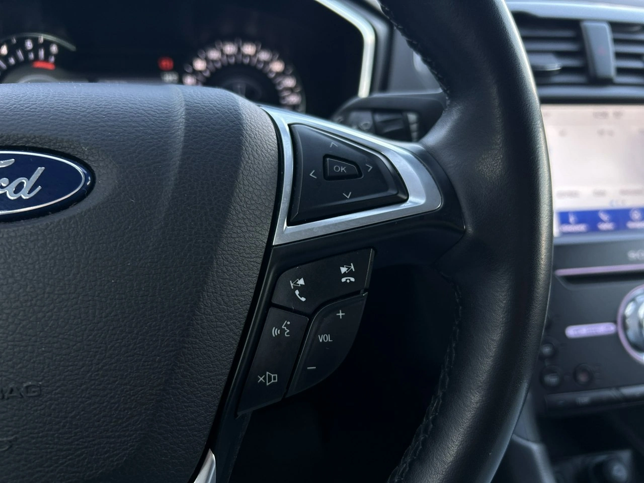 Ford Mondeo - Zdjęcie 17