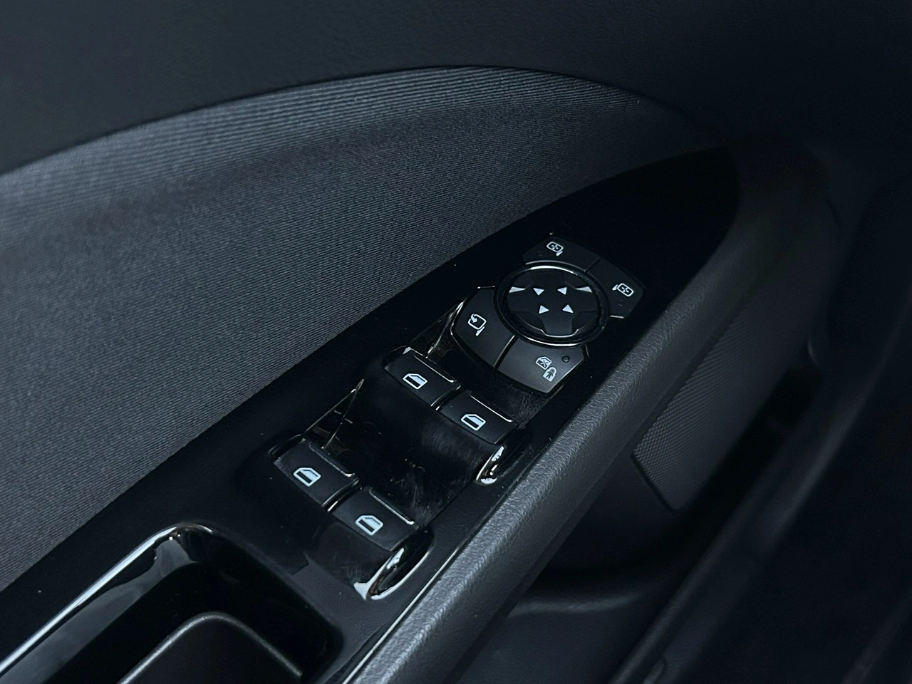 Ford Mondeo - Zdjęcie 33