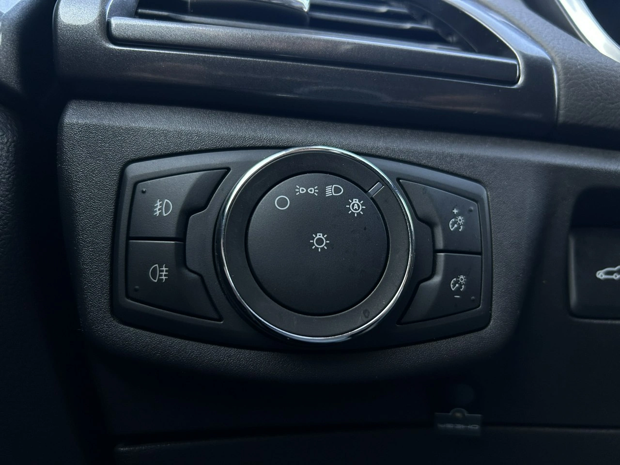 Ford Mondeo - Zdjęcie 34