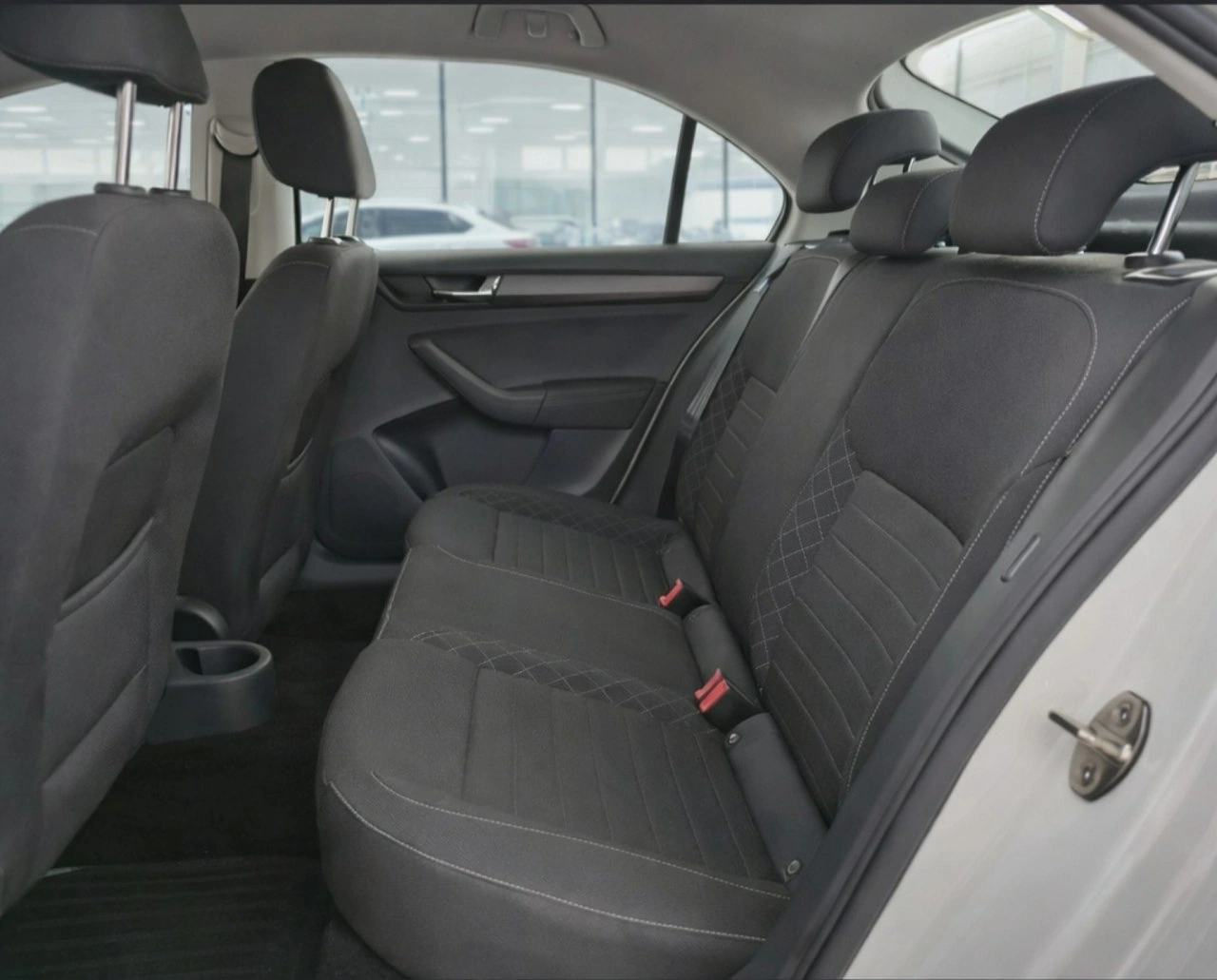 Skoda RAPID - Zdjęcie 5