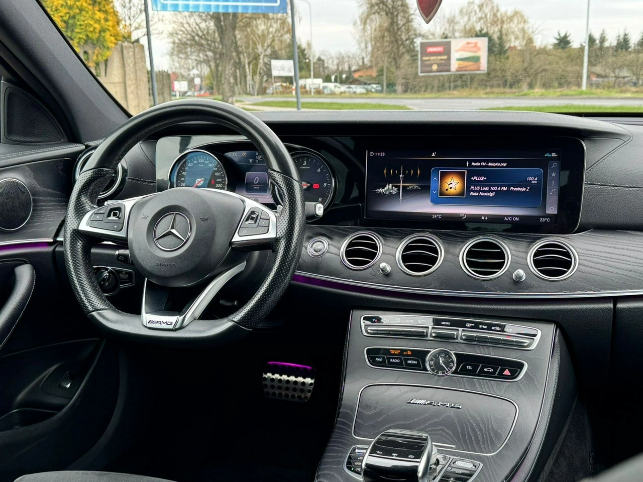 Mercedes E 200 - Zdjęcie 23