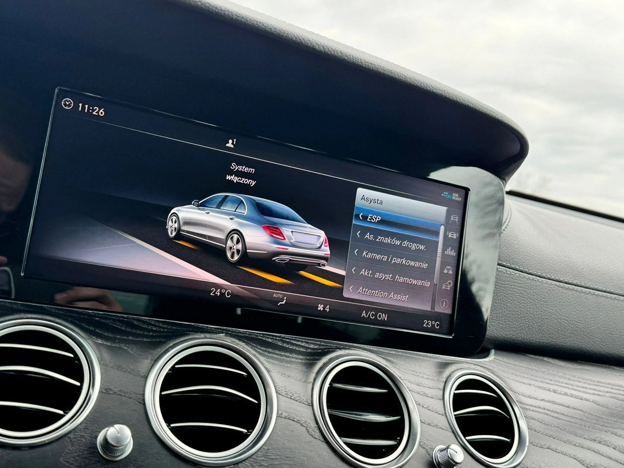 Mercedes E 200 - Zdjęcie 31