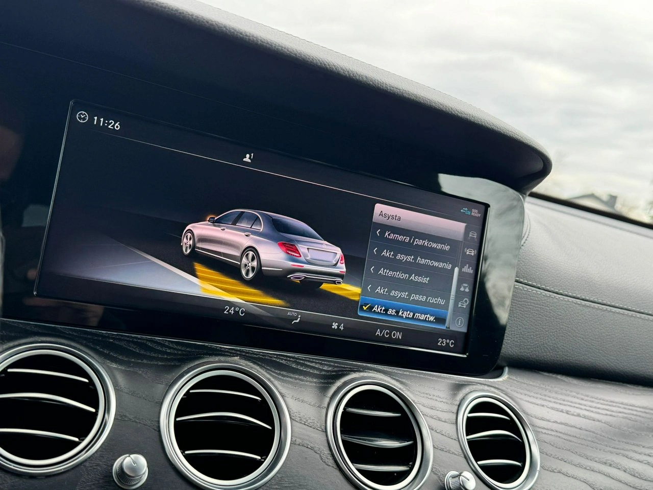 Mercedes E 200 - Zdjęcie 32