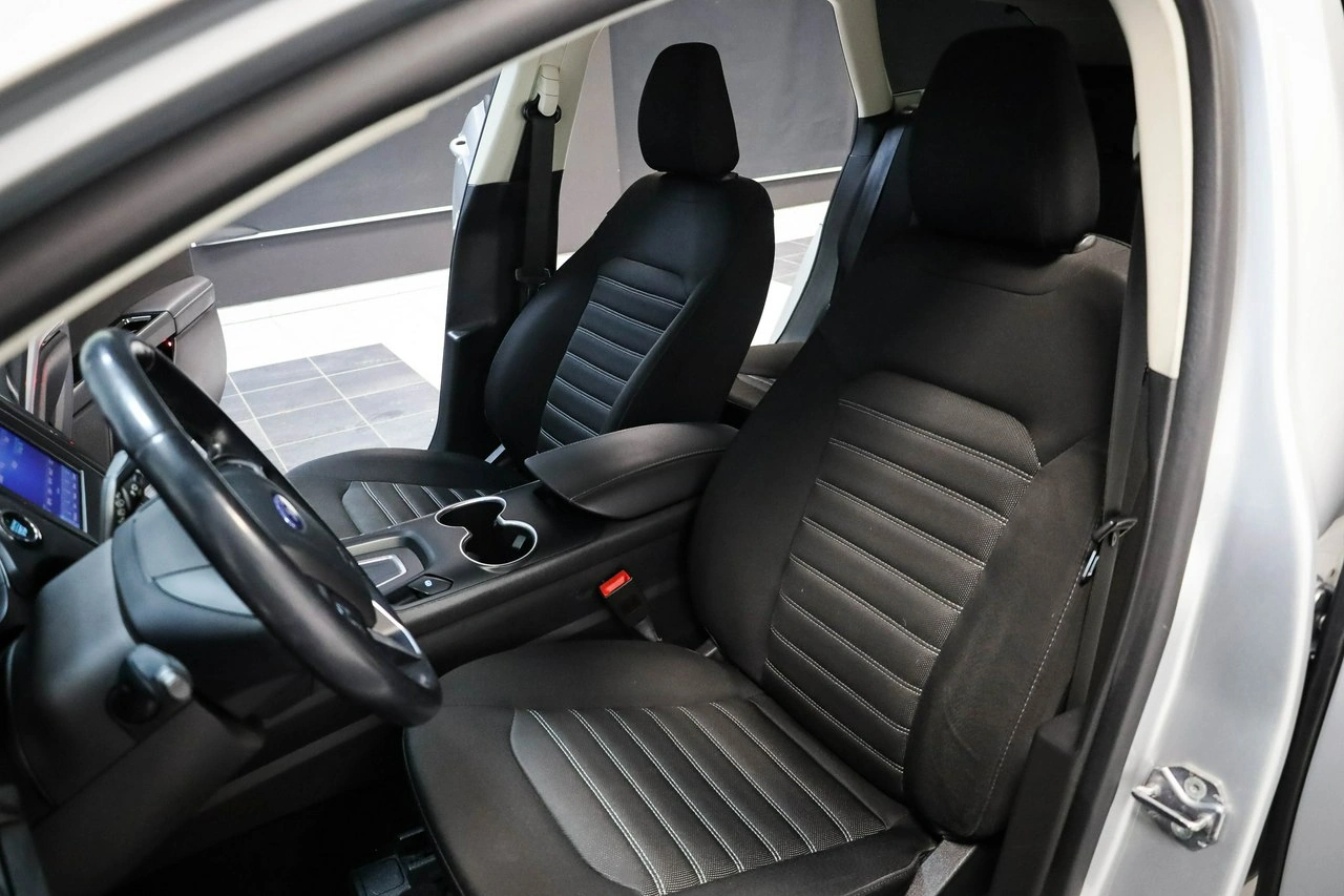 Ford Mondeo - Zdjęcie 17