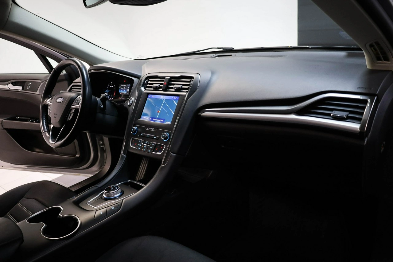 Ford Mondeo - Zdjęcie 23