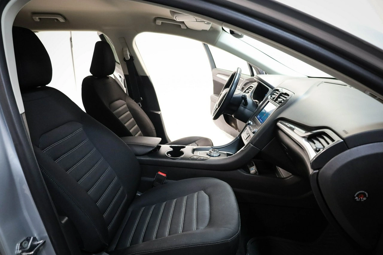 Ford Mondeo - Zdjęcie 25