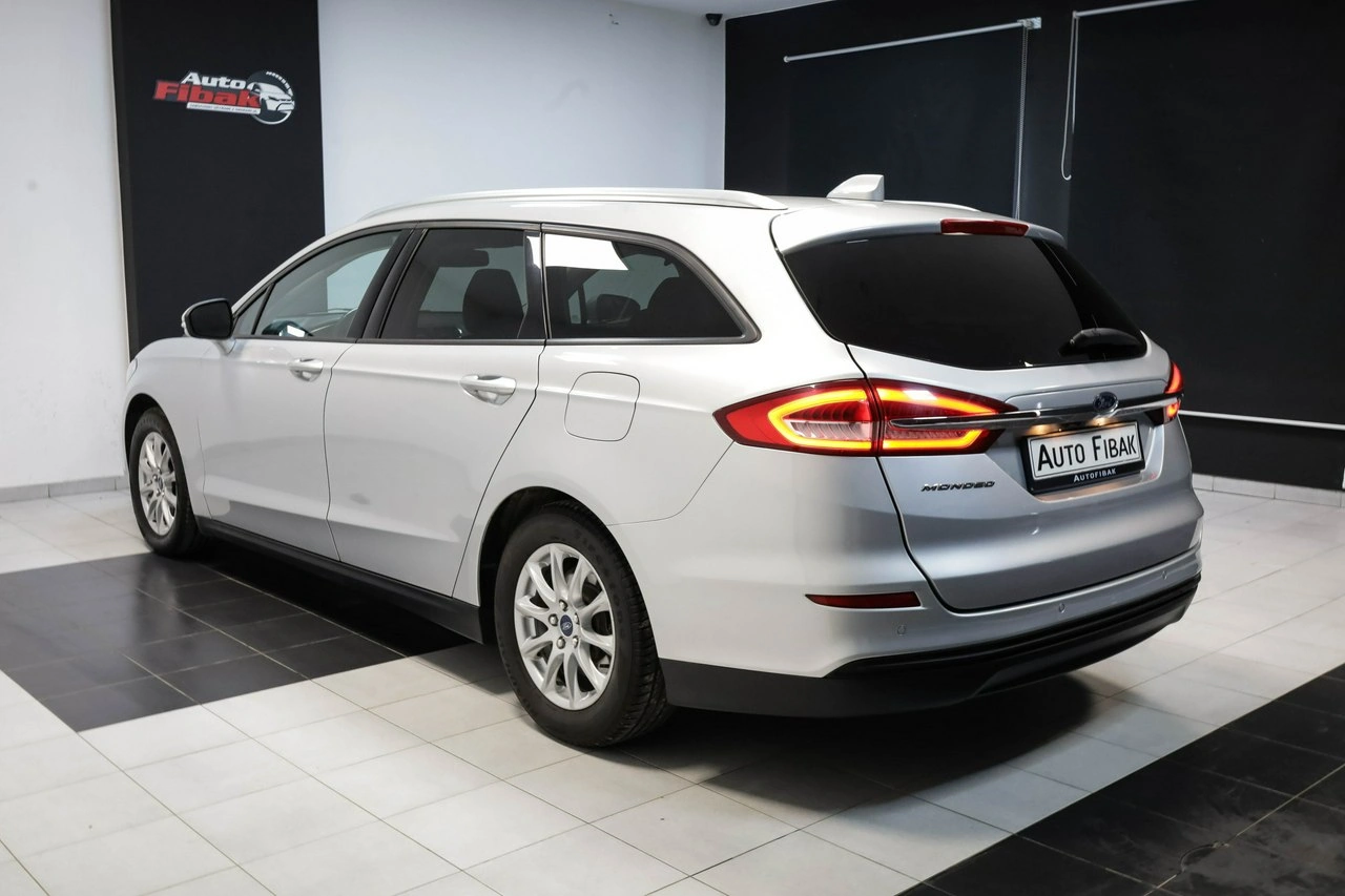 Ford Mondeo - Zdjęcie 8