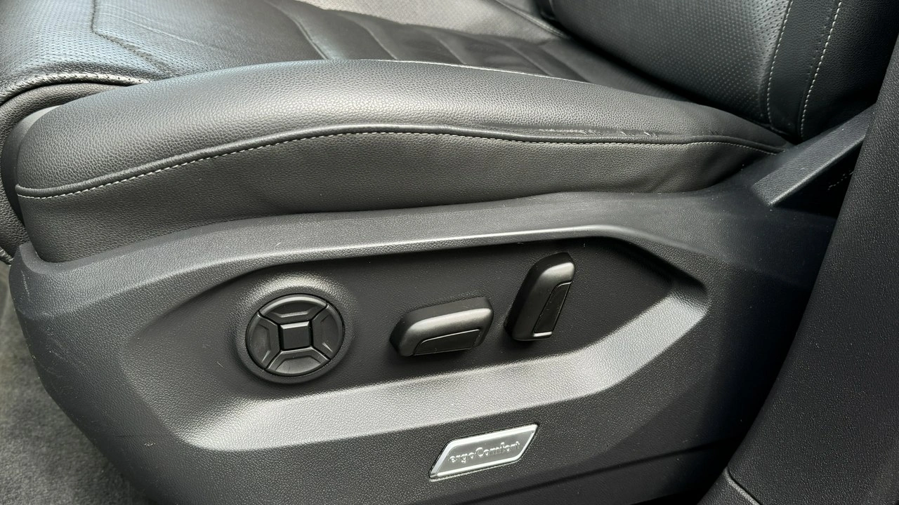 Volkswagen Touareg - Zdjęcie 18