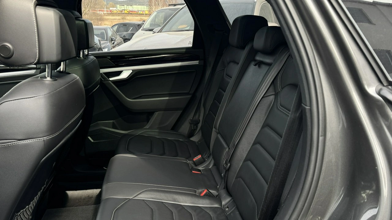 Volkswagen Touareg - Zdjęcie 21