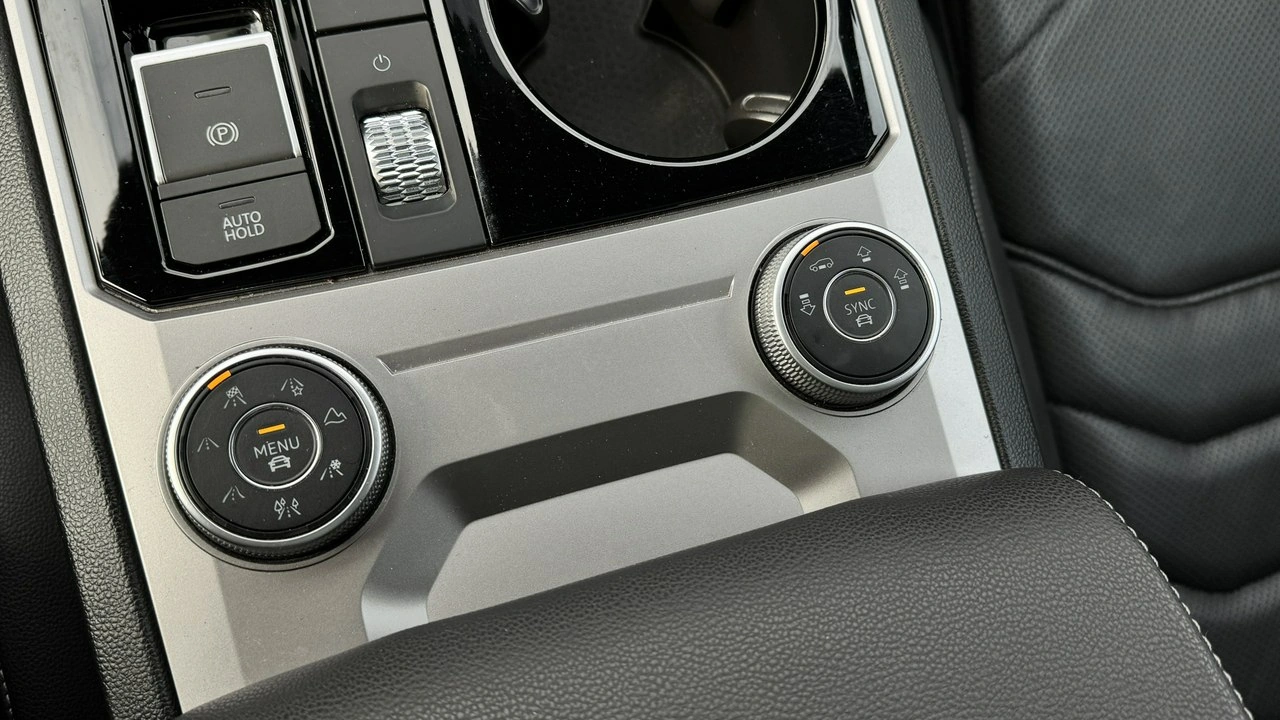 Volkswagen Touareg - Zdjęcie 41