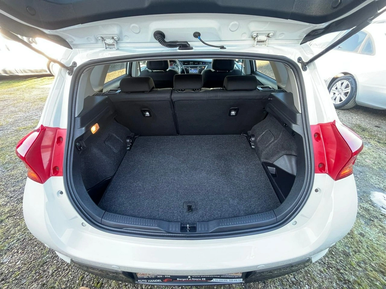 Toyota Auris - Zdjęcie 10