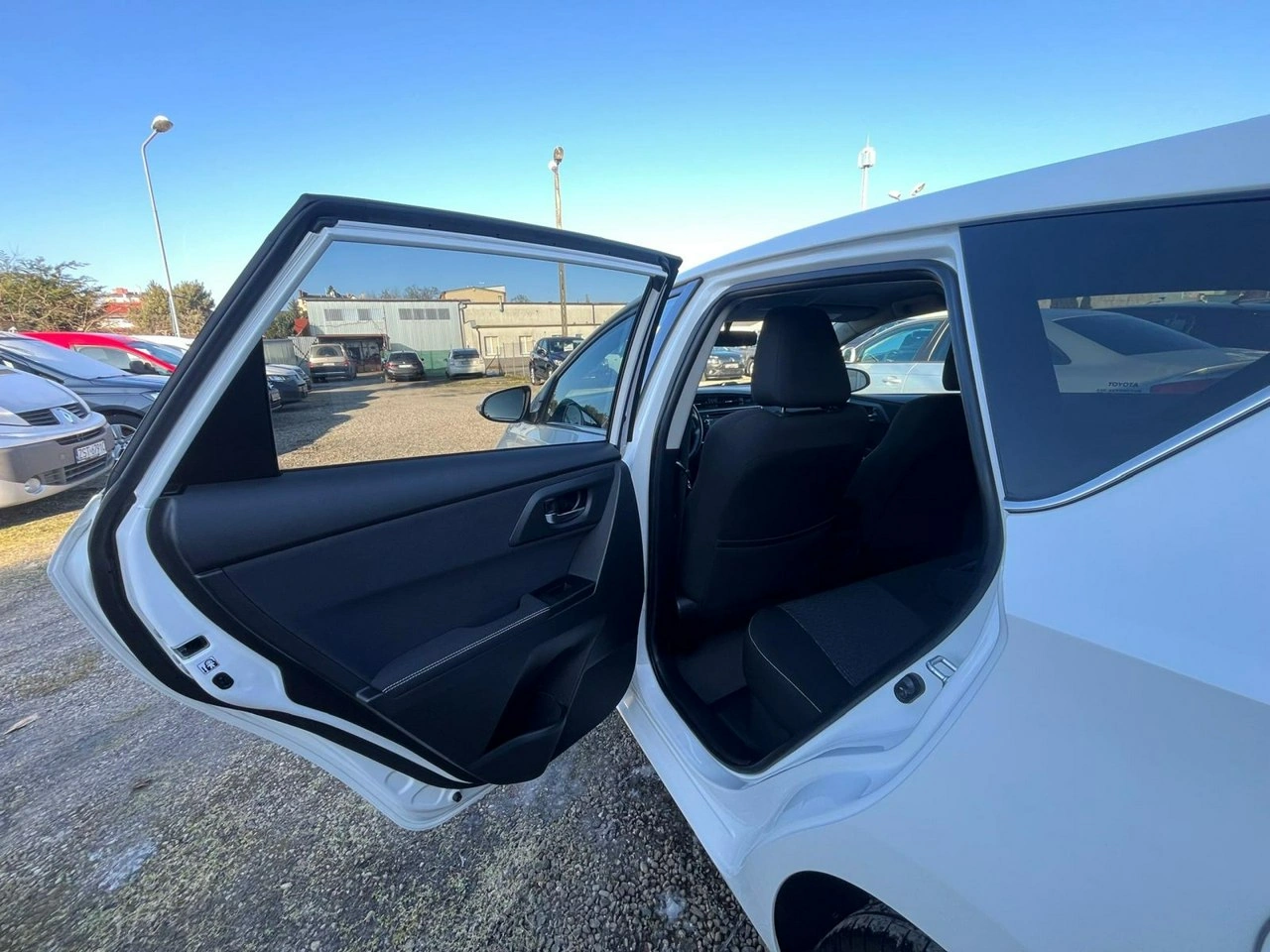 Toyota Auris - Zdjęcie 26