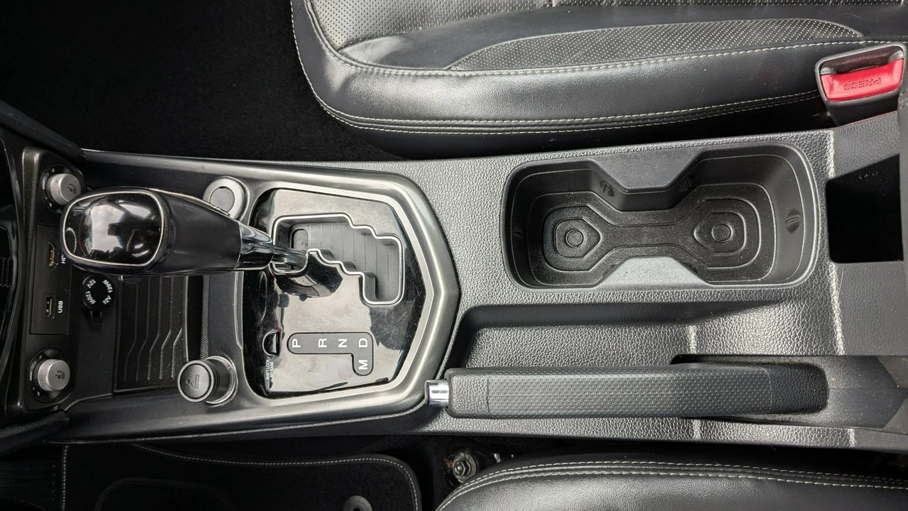 SsangYong XLV - Zdjęcie 33