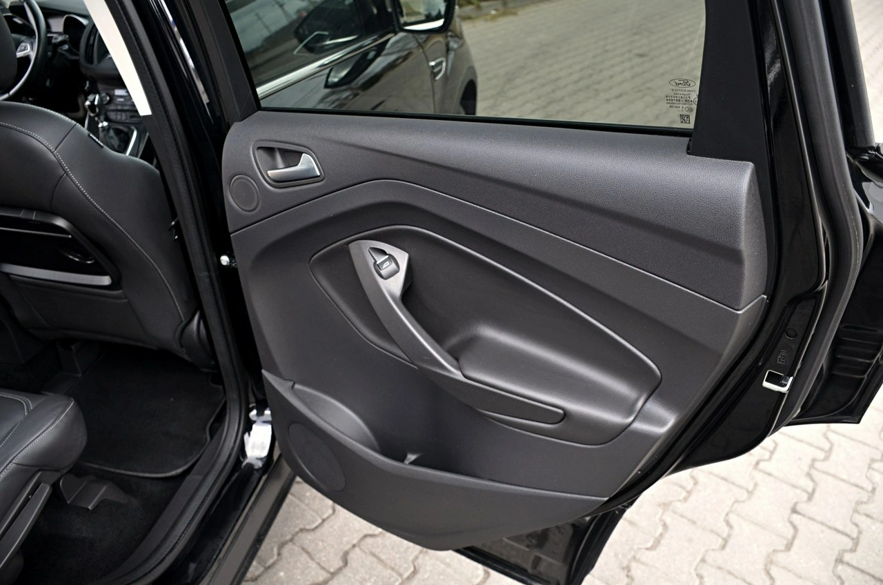 Ford Kuga - Zdjęcie 21