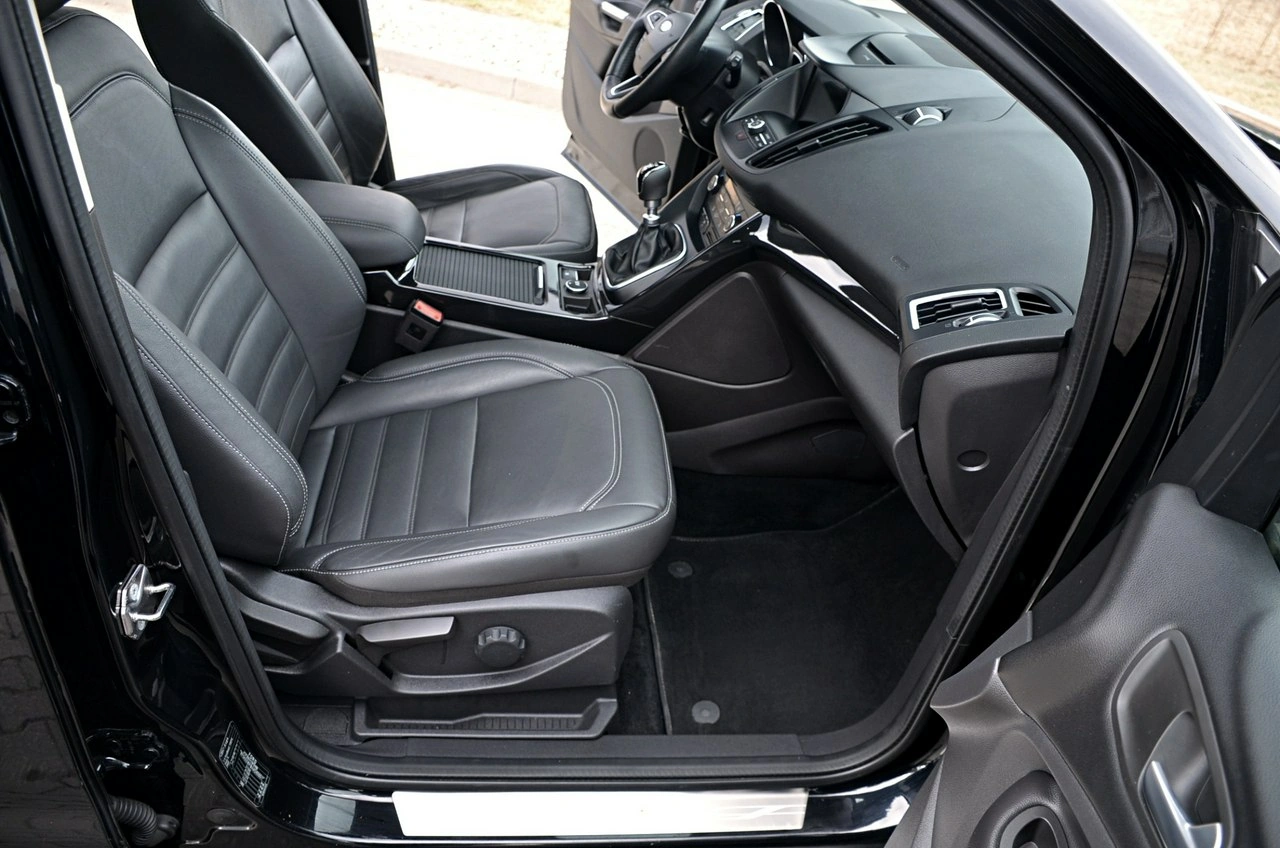 Ford Kuga - Zdjęcie 22