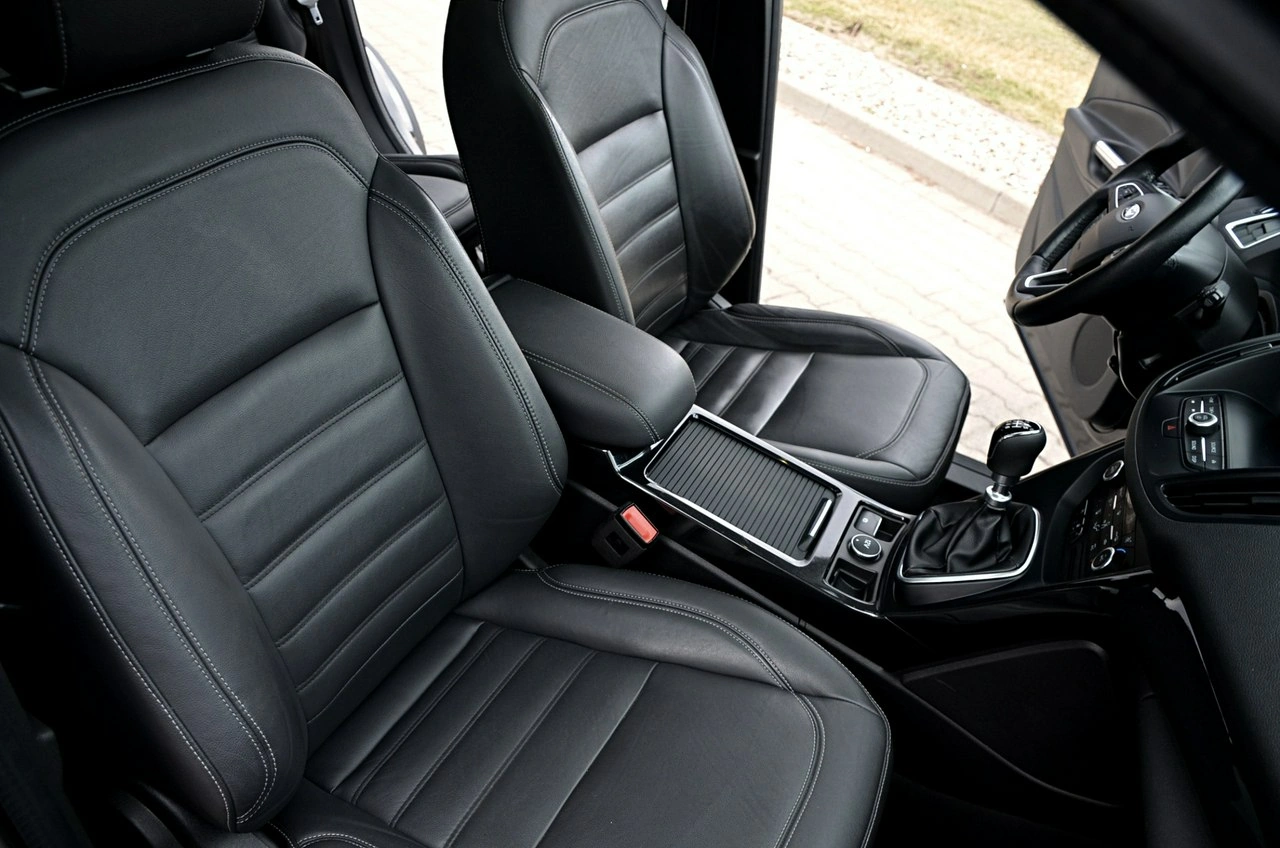 Ford Kuga - Zdjęcie 24