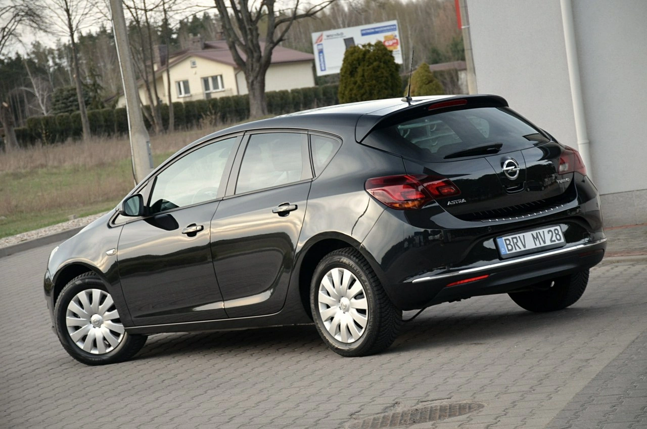 Opel Astra - Zdjęcie 10
