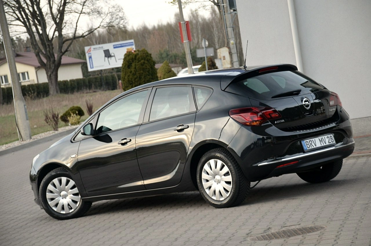 Opel Astra - Zdjęcie 11
