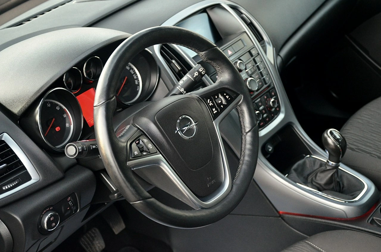 Opel Astra - Zdjęcie 12