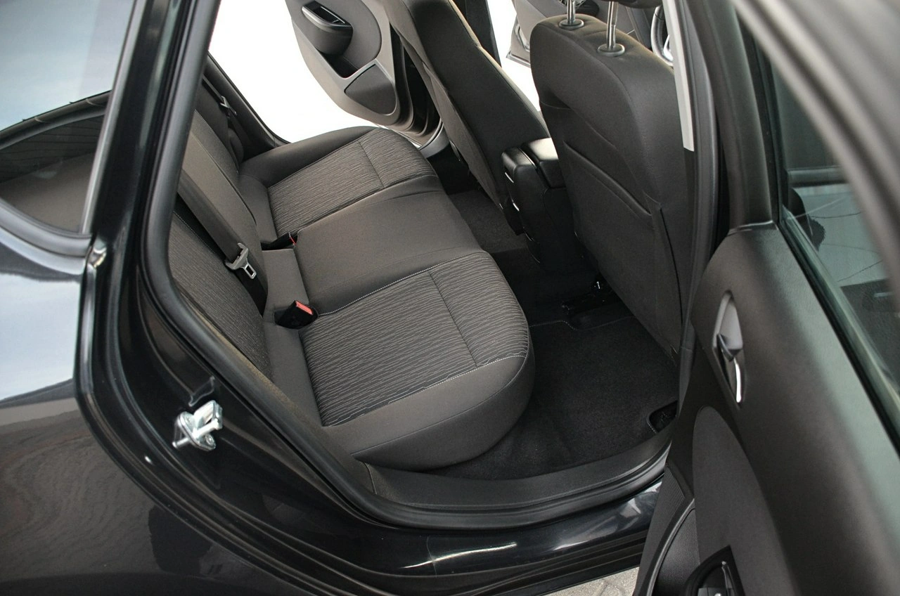 Opel Astra - Zdjęcie 14