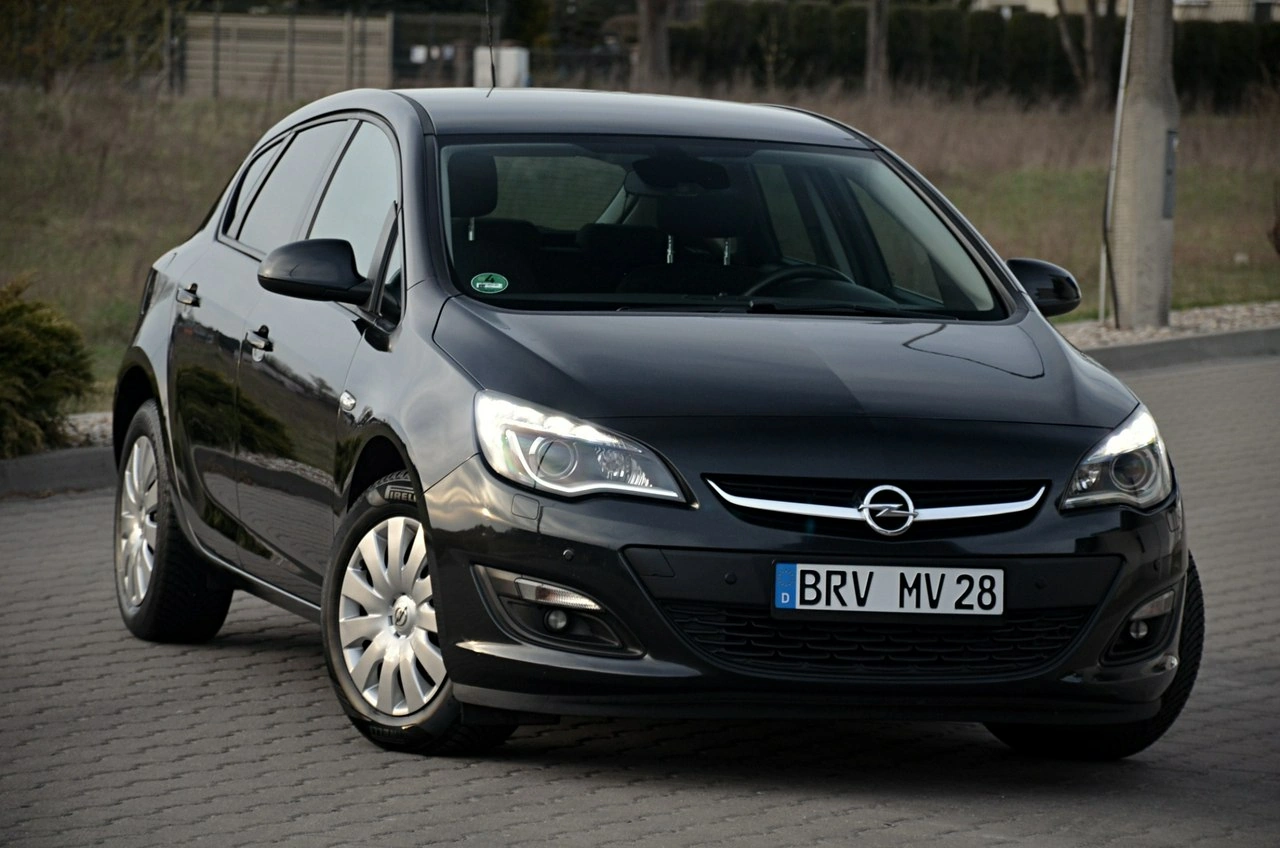 Opel Astra - Główne zdjęcie