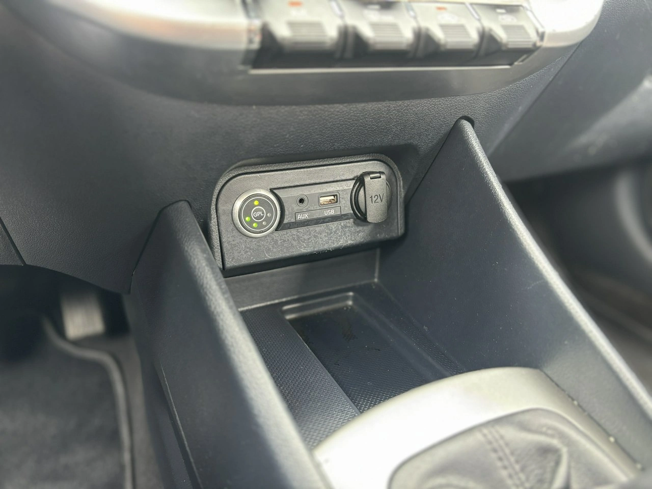 Kia Rio - Zdjęcie 9
