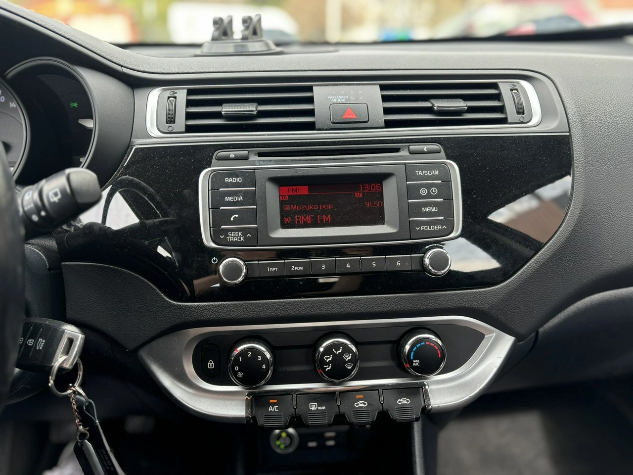 Kia Rio - Zdjęcie 8
