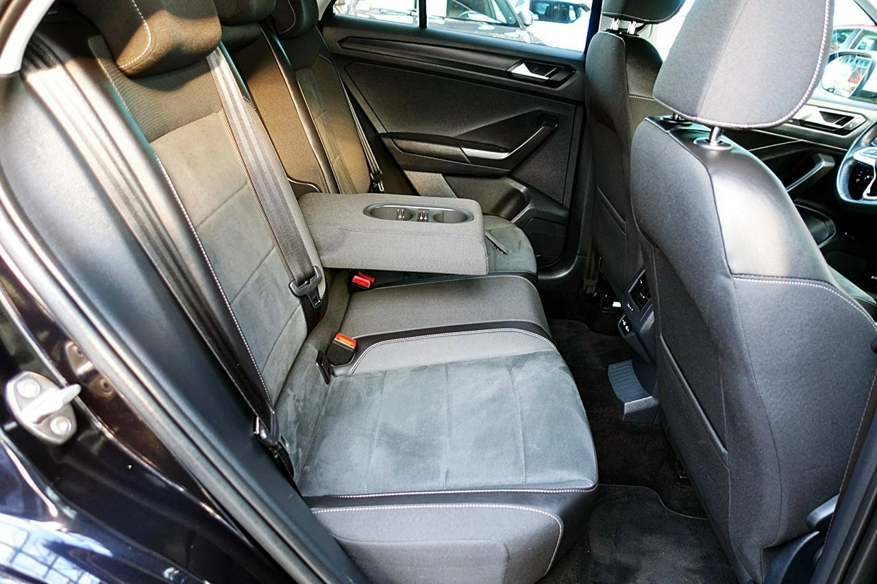 Volkswagen T-Roc - Zdjęcie 10