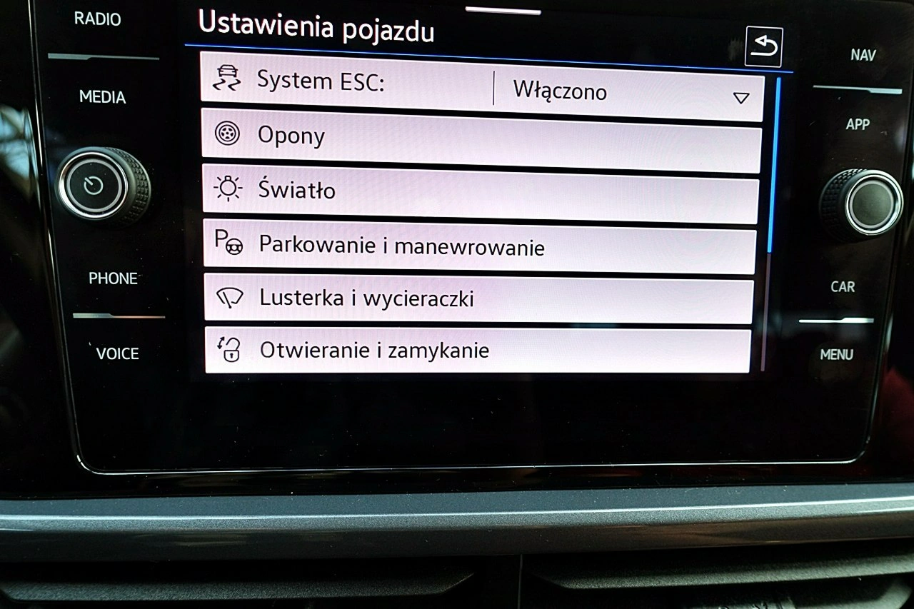 Volkswagen T-Roc - Zdjęcie 29