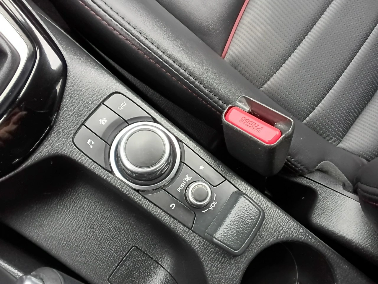 Mazda CX-3 - Zdjęcie 26