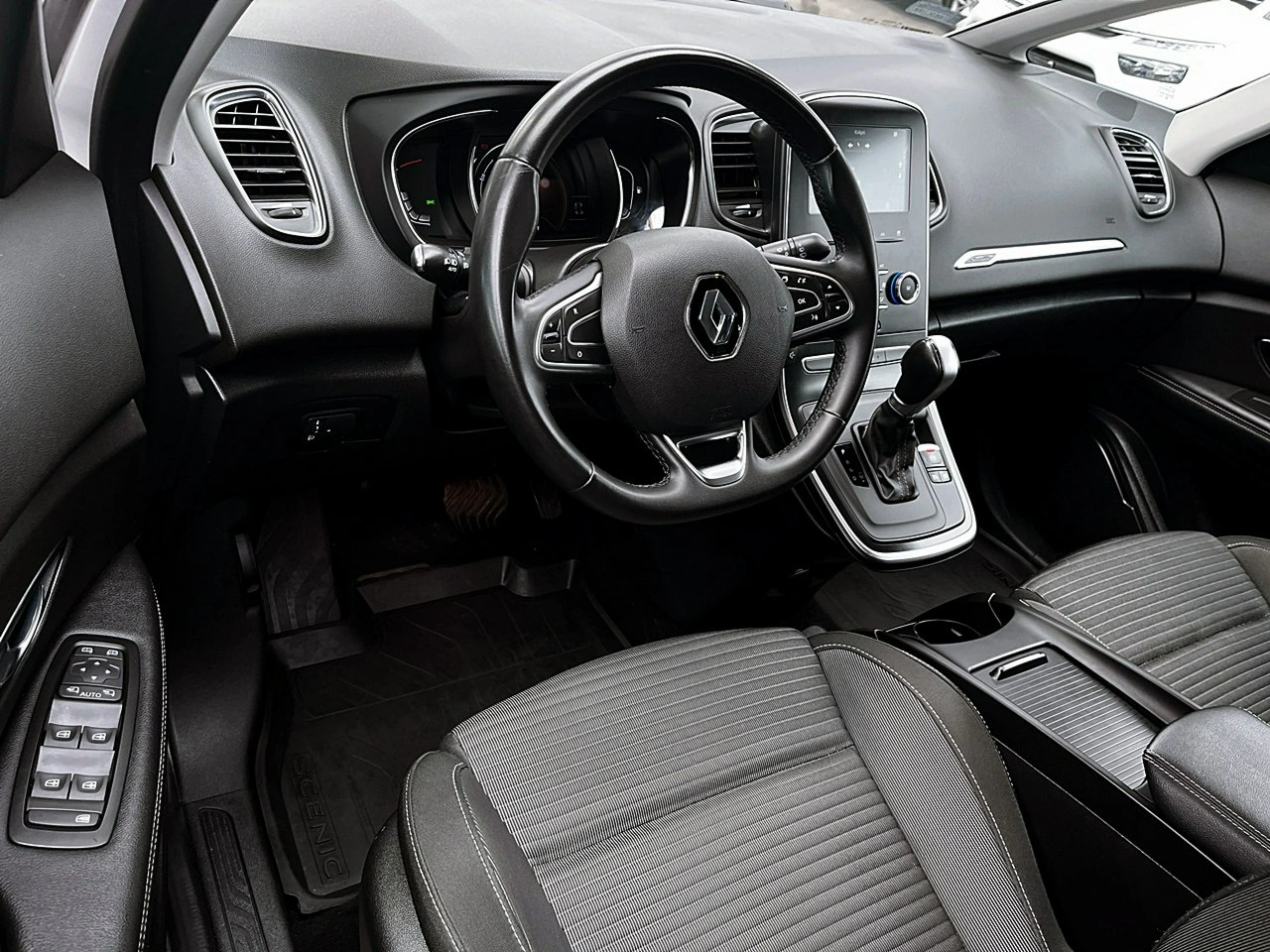 Renault Grand Scenic - Zdjęcie 15