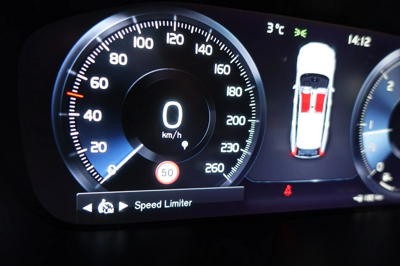 Volvo V90 Cross Country - Zdjęcie 26