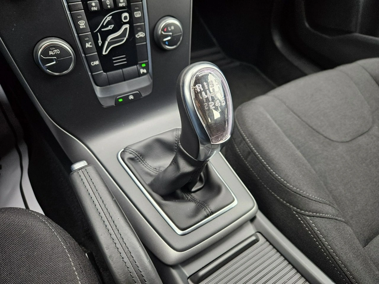 Volvo V40 - Zdjęcie 21