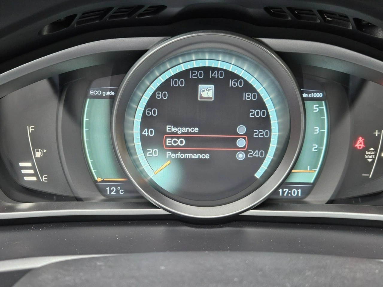 Volvo V40 - Zdjęcie 22