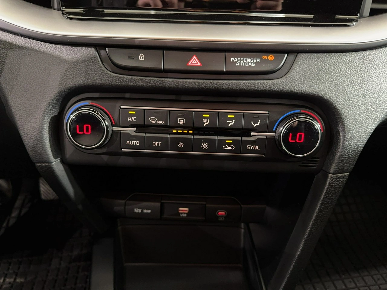 Kia Ceed - Zdjęcie 24