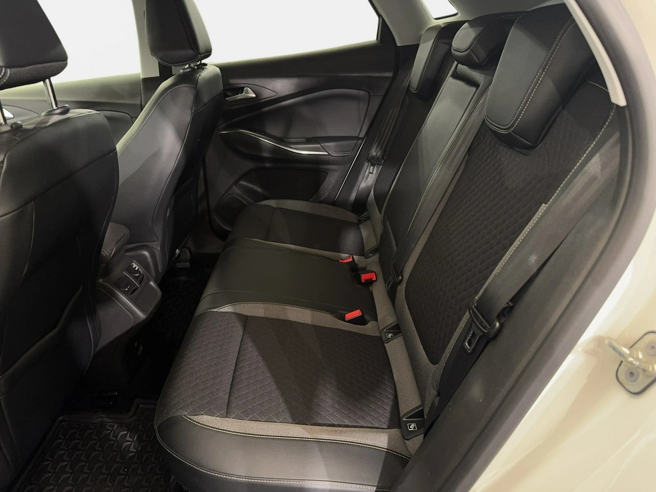 Opel Grandland X - Zdjęcie 12