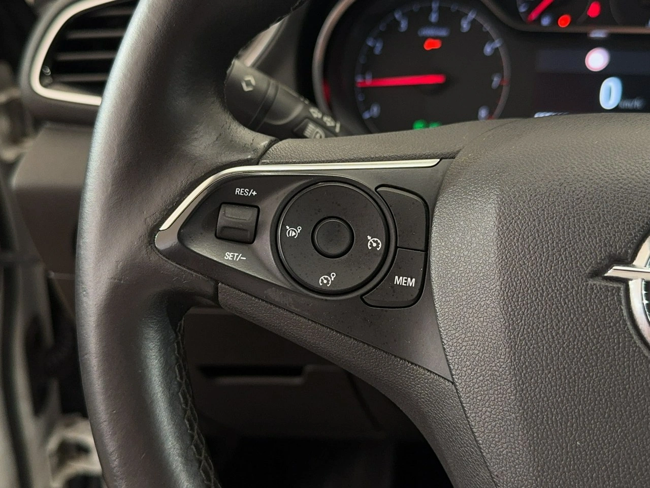 Opel Grandland X - Zdjęcie 17