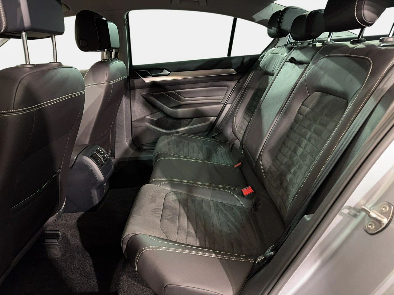 Volkswagen Passat - Zdjęcie 12