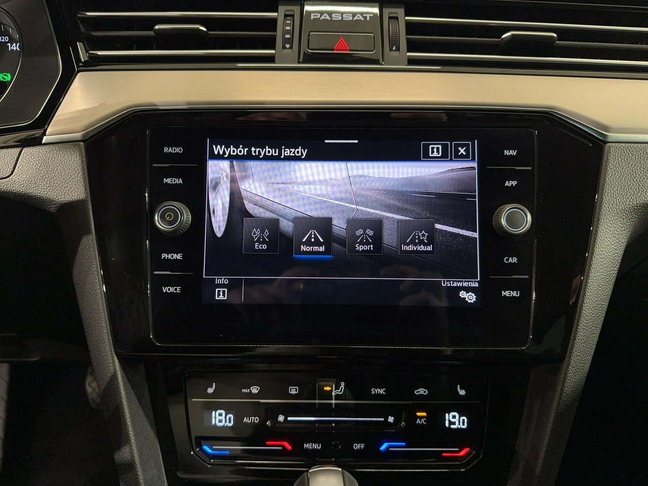 Volkswagen Passat - Zdjęcie 21