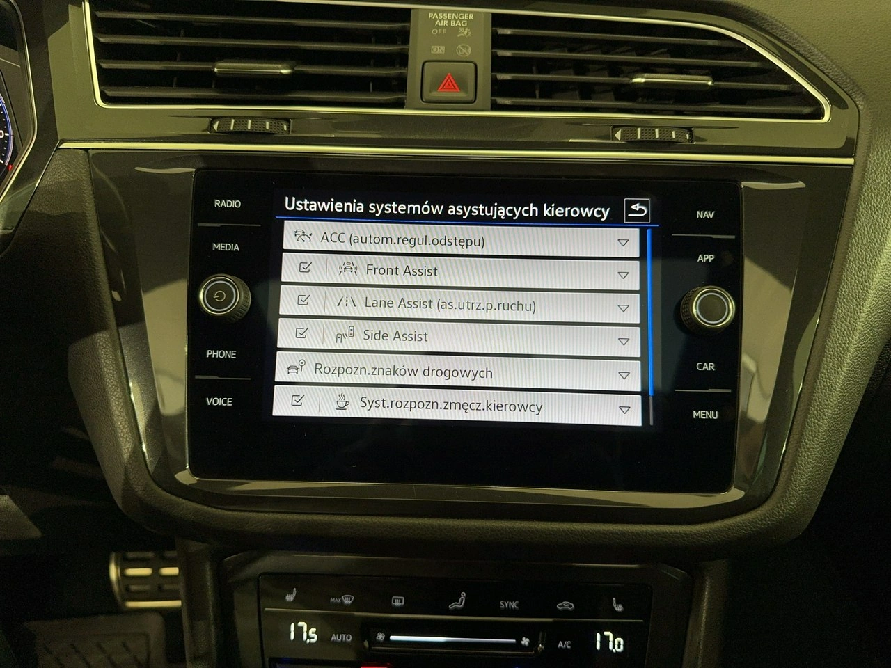 Volkswagen Tiguan - Zdjęcie 27