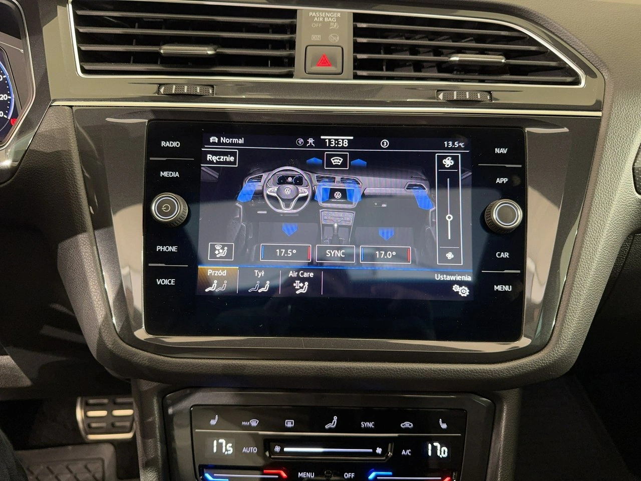 Volkswagen Tiguan - Zdjęcie 29