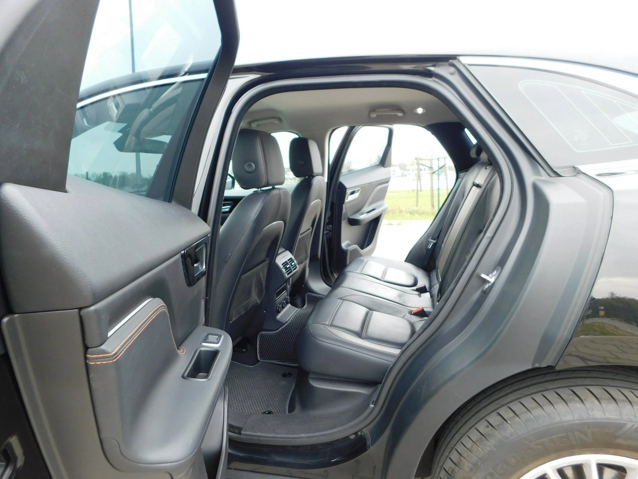 Jaguar F-Pace - Zdjęcie 12