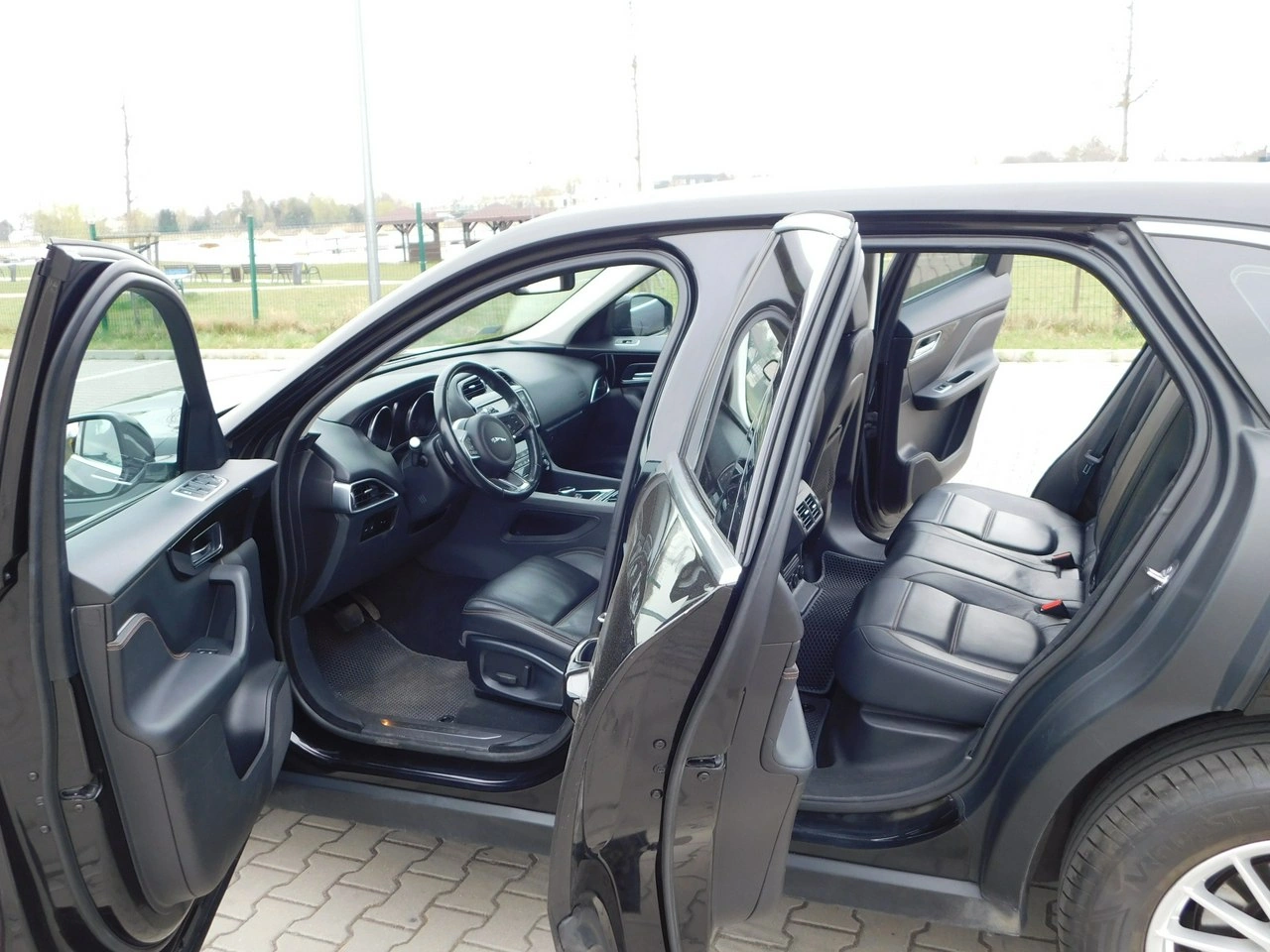 Jaguar F-Pace - Zdjęcie 13