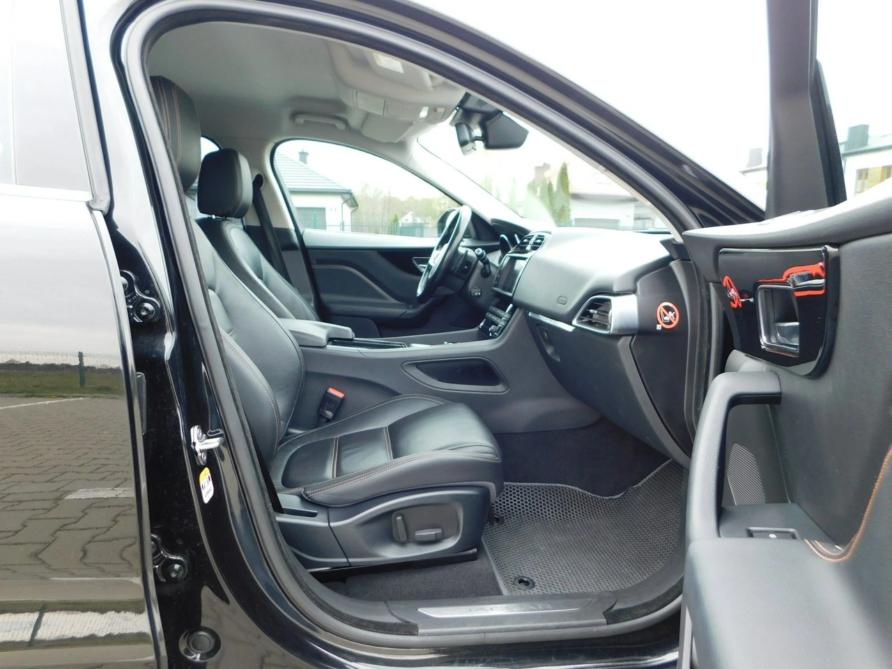 Jaguar F-Pace - Zdjęcie 8