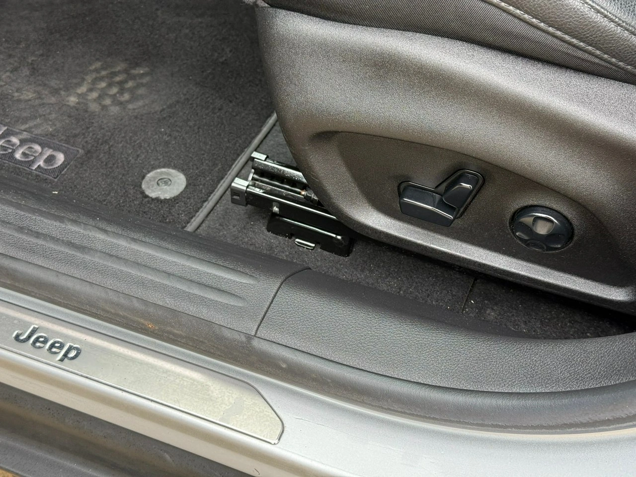 Jeep Compass - Zdjęcie 22